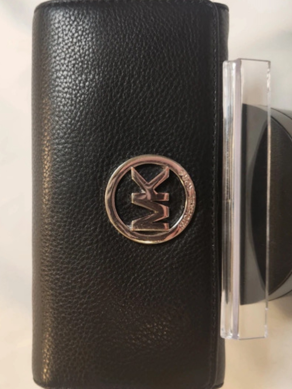 “Pre-Owned”. Great Condition!  Michael Kors Continental Black Leather Wallet